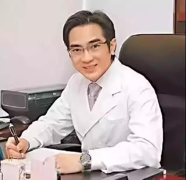 家道中落，親弟無法自理，嫁跛腳富豪！今逆襲成身價10億女總裁，被嘲臉僵的她：先管好你自己！