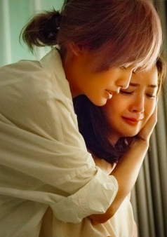 男友手機突設密碼!她輸入「閨蜜的生日」畫面秒解開 一翻相簿「她哭到狂抖」女人第六感超準!