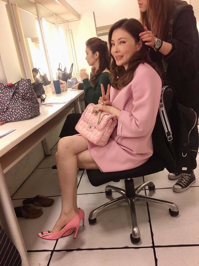 貴婦耍大牌?何如芸復出「當眾嗆翻助理」讓對方消失 知情人士揭「片場誇張行徑」丁寧出面說話了