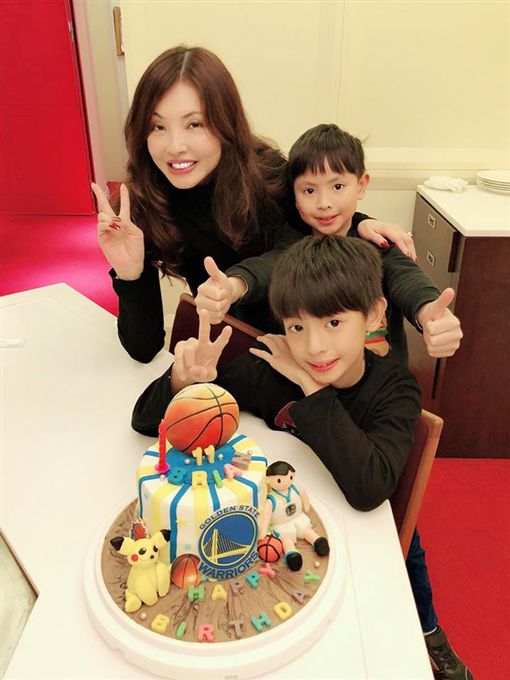 貴婦耍大牌?何如芸復出「當眾嗆翻助理」讓對方消失 知情人士揭「片場誇張行徑」丁寧出面說話了