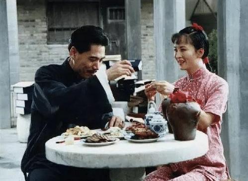 為拍戲不生孩子!「大11歲老公」全心支持無怨言 終於「41歲高齡得子」如今一家三口甜蜜