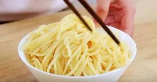 「洋蔥+蘋果」持續吃7天「甩掉贅肉和雀斑」對消脂和抗衰老也有幫助