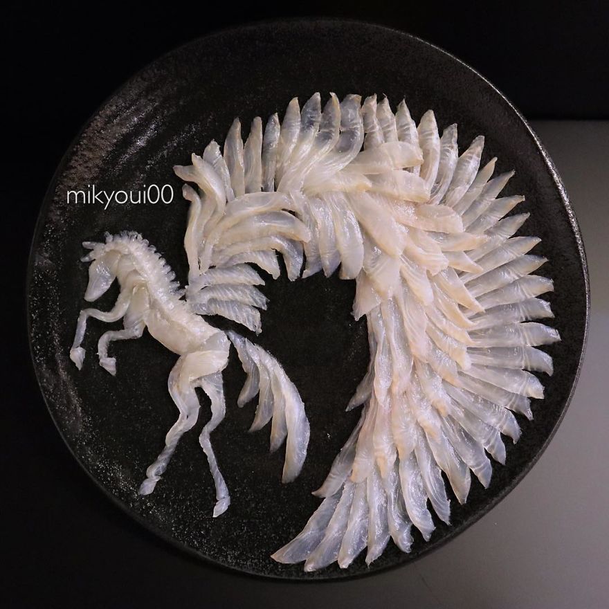 日本爸爸為哄兒子吃飯「把生魚片變成夢幻畫作」！看到神話中「史詩級巨龍」30萬人讚爆：捨不得吃
