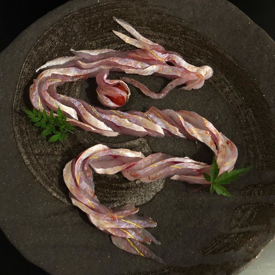 日本爸爸為哄兒子吃飯「把生魚片變成夢幻畫作」！看到神話中「史詩級巨龍」30萬人讚爆：捨不得吃