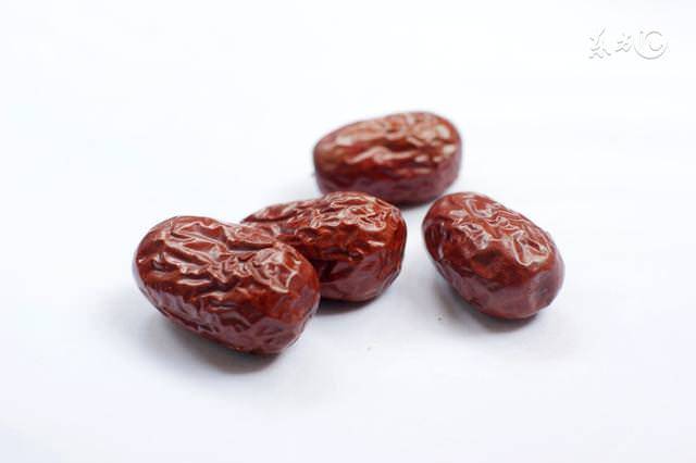換季不易感冒了！堅持喝［薑棗茶］除濕氣「去水腫減肥胖」一個月排淨體內濕氣「臉色更紅潤」