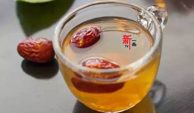 換季不易感冒了！堅持喝［薑棗茶］除濕氣「去水腫減肥胖」一個月排淨體內濕氣「臉色更紅潤」