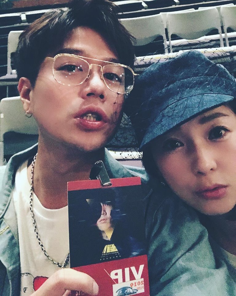 六月喜迎43歲生日！老公李易送上「超貼心大禮」慰勞：感謝妳為了孩子當全職媽媽