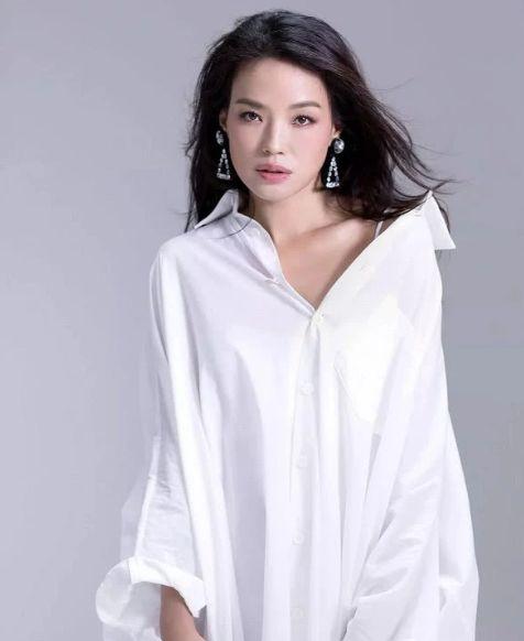 謝霆鋒未成年的「第一次」給了她，比張柏芝更青澀，比王菲更有風情！