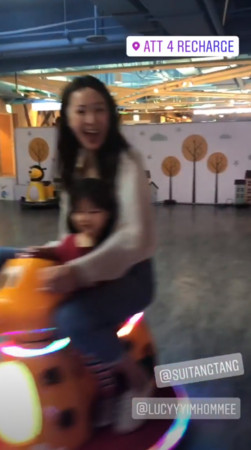 隋棠老公曬「三代同堂照」笑容神複製！「Q兒萌黏爺爺不放」網驚：一家三代都超帥