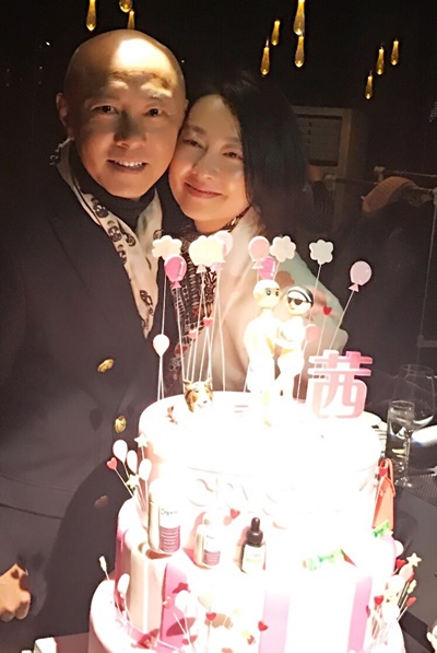 曾被嫌窮遭甩2次！張衛健遇低潮後「情牽張茜7年」  婚後不離不棄「15年從不吵架」甜喊：珍惜這份情