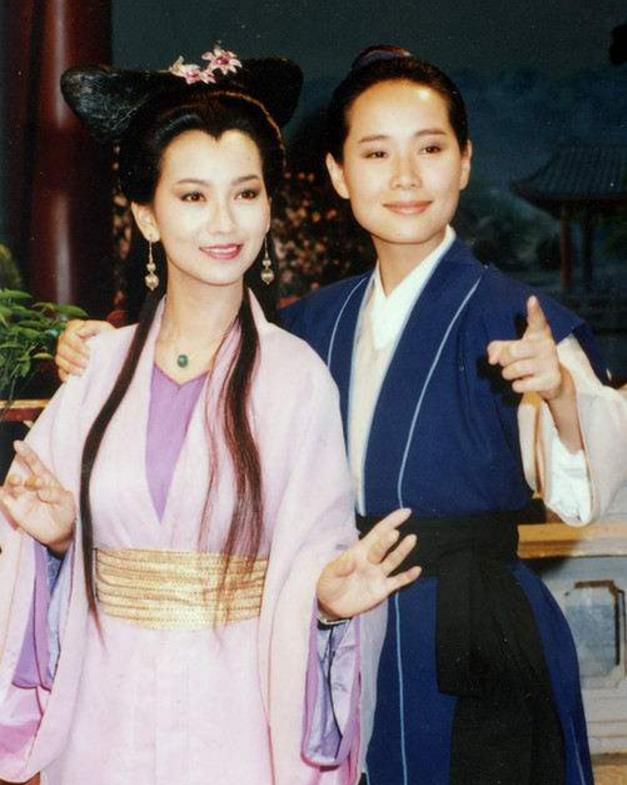 「最美許仙」葉童靠反串走紅！結婚31年「忍受丈夫三心二意」  如今56歲曬甜蜜合照優雅老去無悔