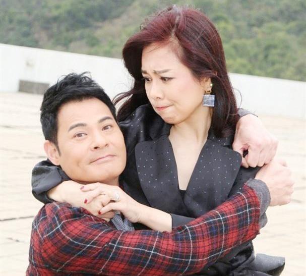 他苦撐26年熬出頭！為圈外妻霸氣擋媒體「有事衝我來」相愛28年「老婆是支柱」：她讓我義無反顧