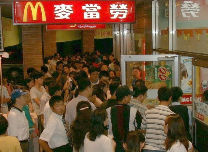 20年前「麥當勞無嘴貓」全台夯到翻　曾狂賣1200萬隻「二手市價飆超高」網驚呼：快翻出來賣！