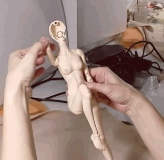 火爆ins的俄羅斯手工女!她製作的洋娃娃顏值碾壓好萊塢頂級美女,「衣服穿搭」更是全網爆讃!