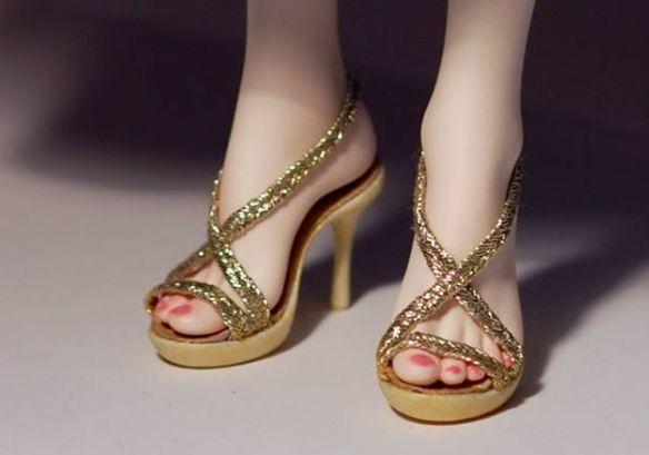 火爆ins的俄羅斯手工女!她製作的洋娃娃顏值碾壓好萊塢頂級美女,「衣服穿搭」更是全網爆讃!