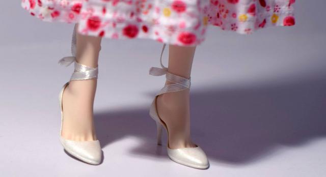 火爆ins的俄羅斯手工女!她製作的洋娃娃顏值碾壓好萊塢頂級美女,「衣服穿搭」更是全網爆讃!