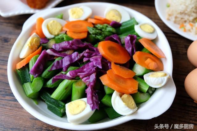 ​八款早晚餐「蔬菜沙拉」做法超簡單「多吃還不胖」想瘦的姑娘都愛吃「蘆筍拌鵪鶉蛋」