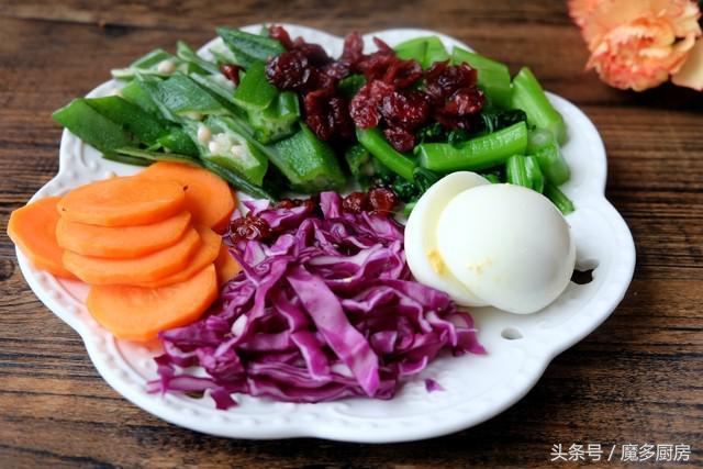 ​八款早晚餐「蔬菜沙拉」做法超簡單「多吃還不胖」想瘦的姑娘都愛吃「蘆筍拌鵪鶉蛋」