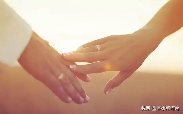 夫妻就像左右手，摸著總沒感覺，痛了才明白