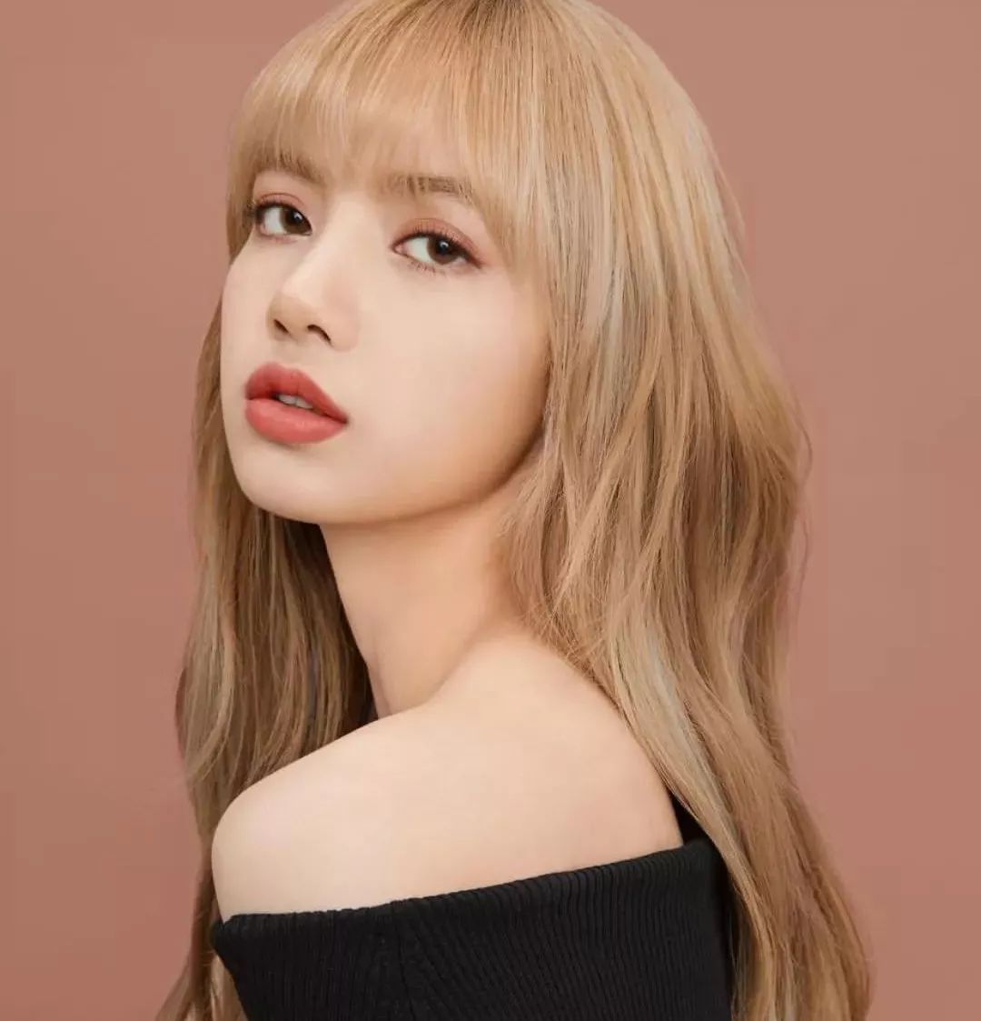 力壓周子瑜、石原里美，登頂亞太區最美Top1， 被稱為「人間芭比」的她究竟有多迷人？