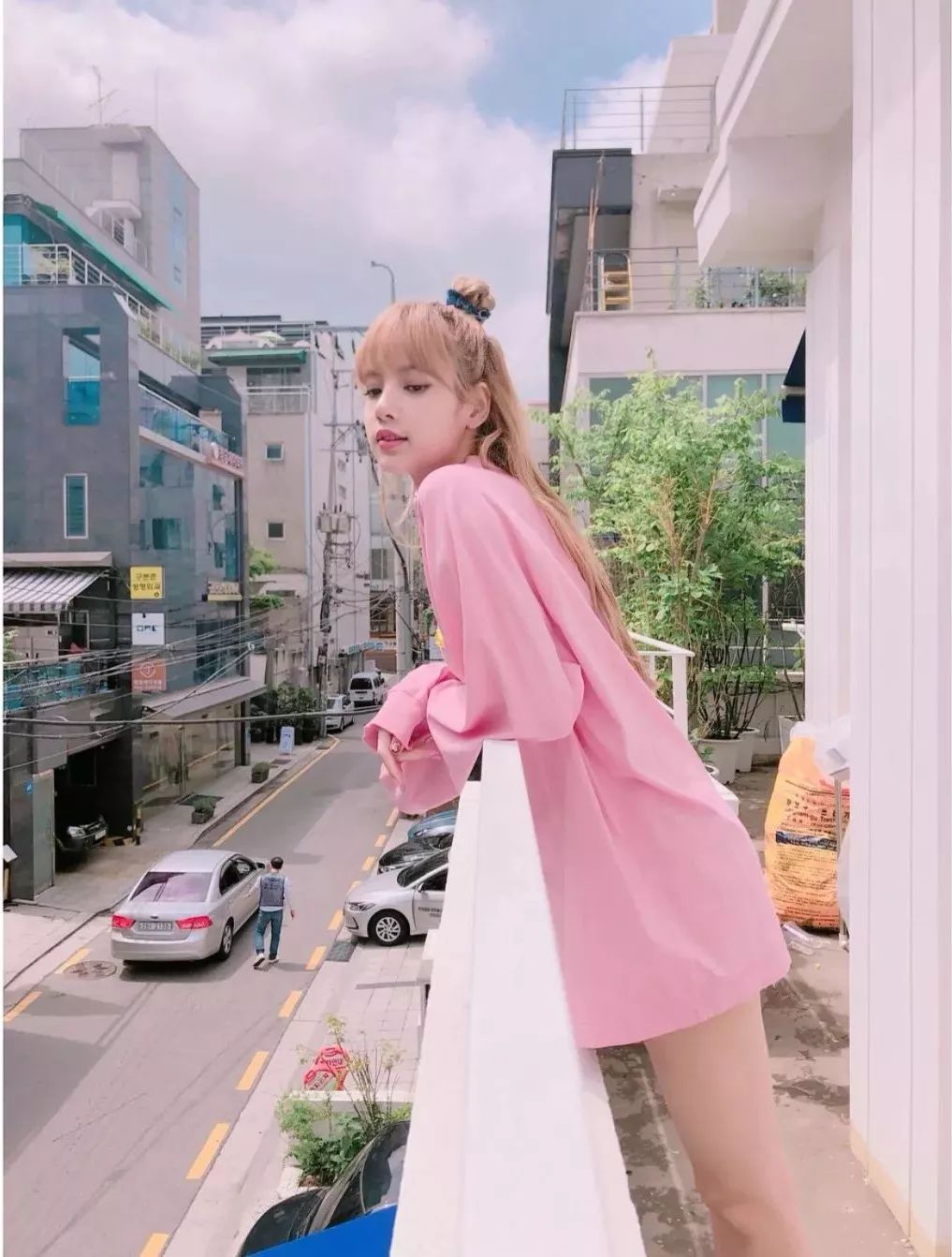 力壓周子瑜、石原里美，登頂亞太區最美Top1， 被稱為「人間芭比」的她究竟有多迷人？