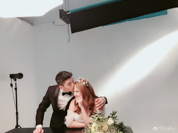 轟動全國的愛情！100kg厚片女友「公開激瘦舊照」　交往前「42kg鵝蛋臉大眼妹」老公喊：第一眼就愛上她