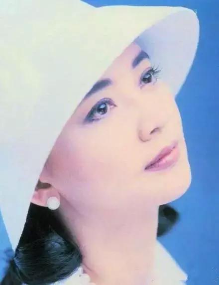 她貌美如林青霞…曾讓台北黑幫「願意金盆洗手」 拍戲遇難後重生成勵志女神