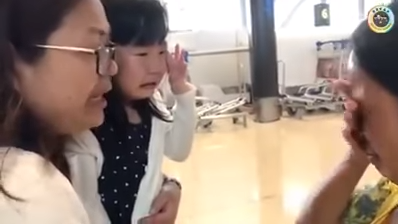 與印傭姐姐成好友！小女孩不捨她「工作期滿要走」機場送行 淚崩　「難過一開口」網友全動容：已是家人了