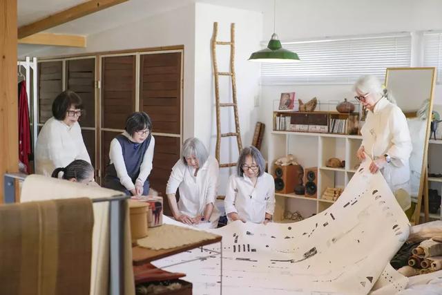 76歲奶奶親手打造「400m²廚房」！她用「人生最後的禮物」感受活著  無憾燦笑：老了也別困住自己