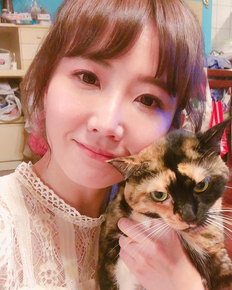 謝忻樂當月光族「月繳10萬貸」薪水交給媽媽   「1年出國5次」語出驚人喊：結婚就退演藝圈
