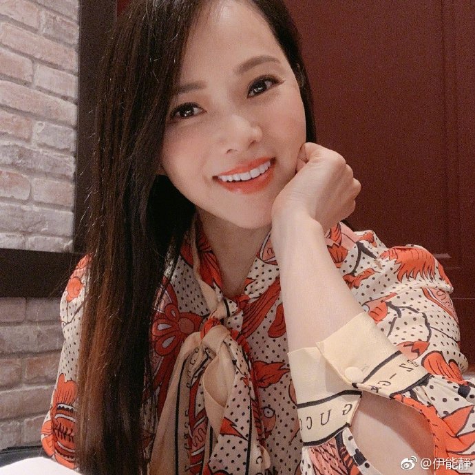 伊能靜「年屆50毫無畏懼」熱愛此刻的自己　「被酸整形」高EQ回覆：變相稱讚我變美