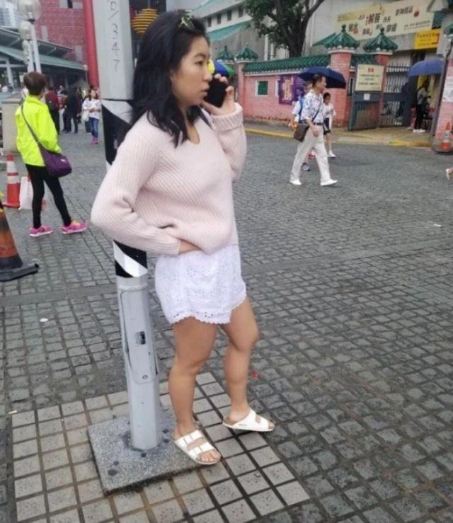 林青霞23歲「大女兒」疑與男友逛街，坐擁5億卻打扮的一言難盡！網友：與媽媽不能比！