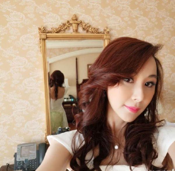 51歲蕭薔沒變老，53歲溫碧霞沒變老，她自然老去卻美了一輩子！