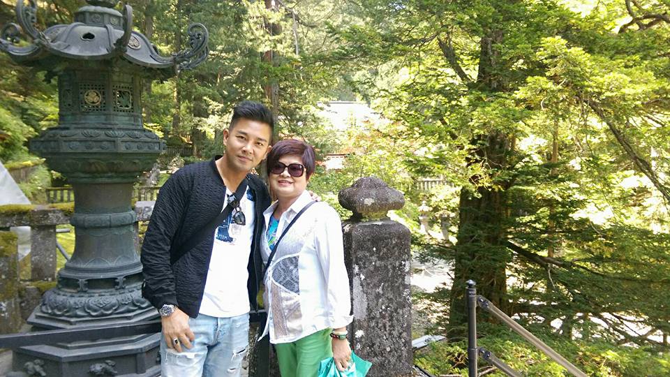 謝承均憂母健康「四處求助名醫」私下是孝子　霸氣請家人出國「牽媽的手旅行才是人生」