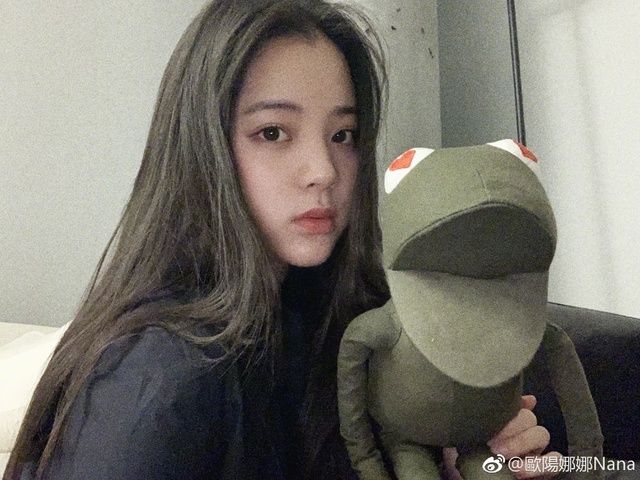 支持統一也沒用！歐陽娜娜急喊「我是中國人」挽回工作　被公安抓包「支持邪教」網友嘆：沒戲了