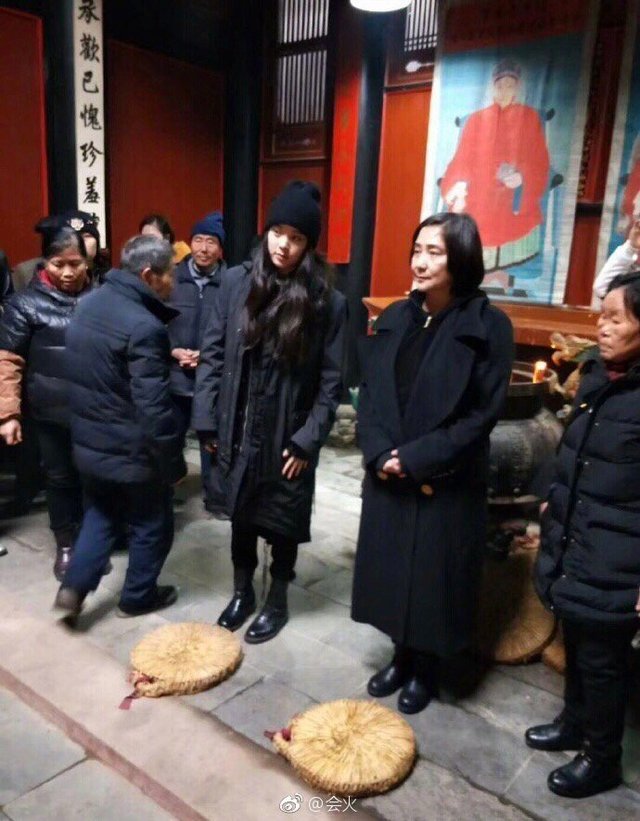 支持統一也沒用！歐陽娜娜急喊「我是中國人」挽回工作　被公安抓包「支持邪教」網友嘆：沒戲了