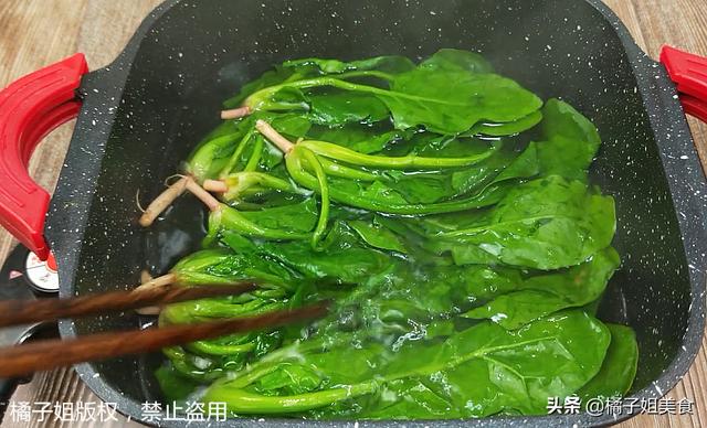 1把菠菜10個雞蛋，完全想不到的獨特做法，適合家庭聚會，好看又好吃！