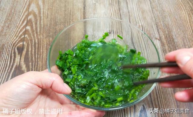 1把菠菜10個雞蛋，完全想不到的獨特做法，適合家庭聚會，好看又好吃！