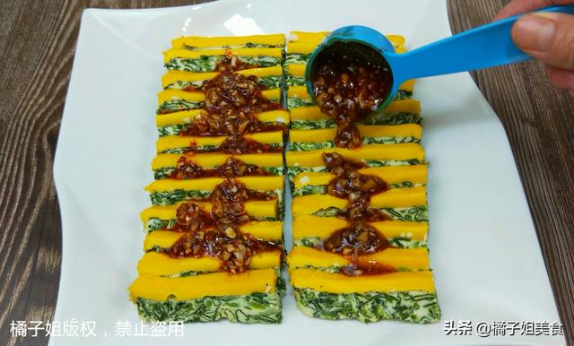 1把菠菜10個雞蛋，完全想不到的獨特做法，適合家庭聚會，好看又好吃！