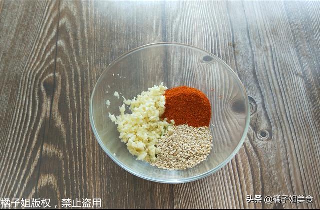 萬能的調料汁！1分鐘就學會，吃火鍋必備