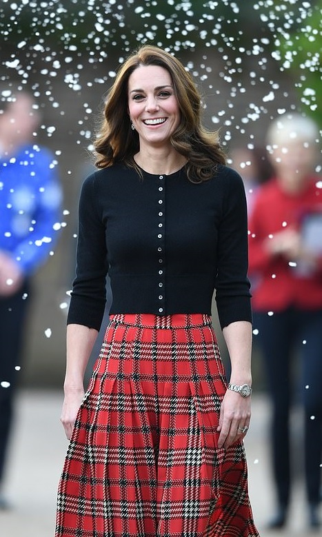 最棒孫媳婦！凱特首次與女王單獨出訪　全程「小動作暗藏玄機」網讚翻：難怪最得女王疼！