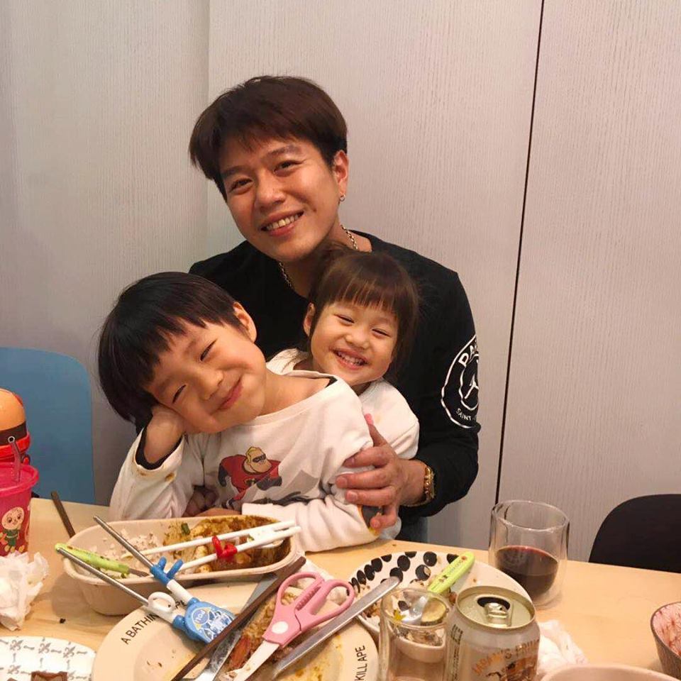 李易「不想錯過孩子成長」毅然辭最愛的主持棒　「六月為家庭放棄事業」結婚8年恩愛如初