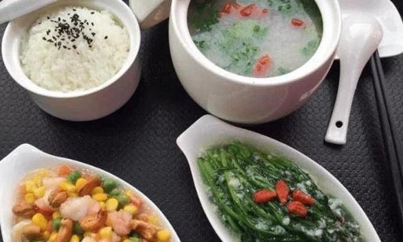 馮紹峰首談當爸感受:孩子一鬧趙麗穎就哭,哄完孩子哄妻子!