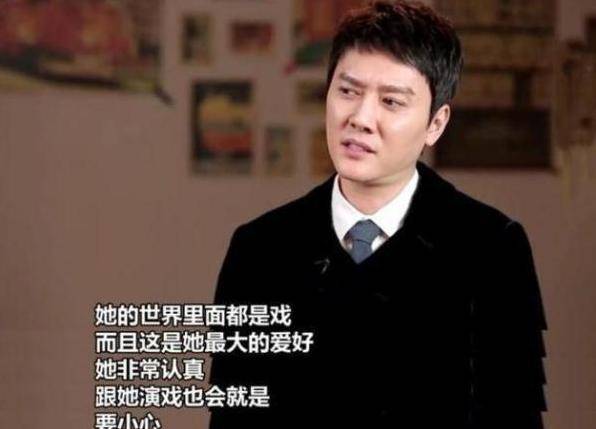 馮紹峰首談當爸感受:孩子一鬧趙麗穎就哭,哄完孩子哄妻子!