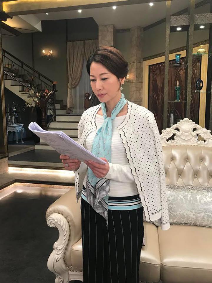 丁寧小兒子住院她熬夜照顧…一早趕拍戲「遇上驚險意外」 自曝「每天都很焦慮」：我對不起家人