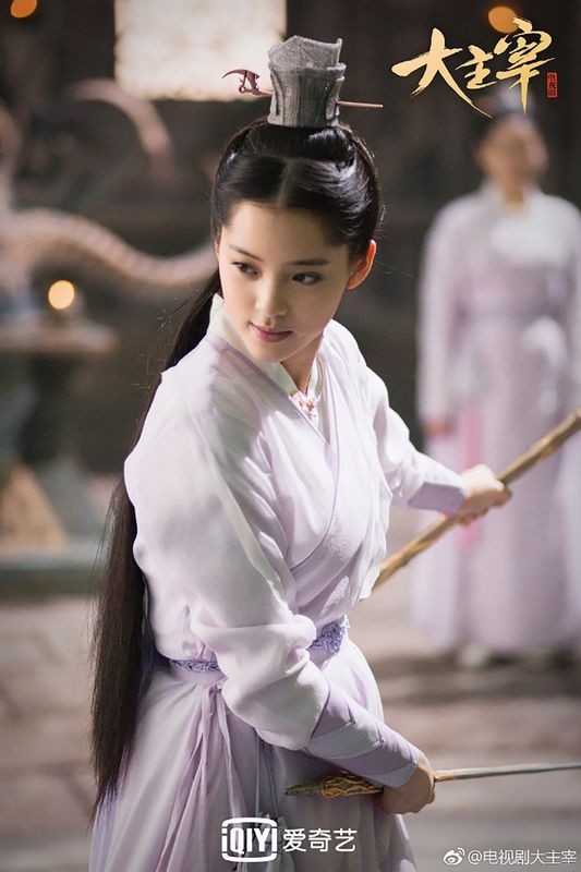踢到鐵板！歐陽娜娜再發聲：「讓祖國為我們驕傲」　中國不領情「決定出手教訓她」 