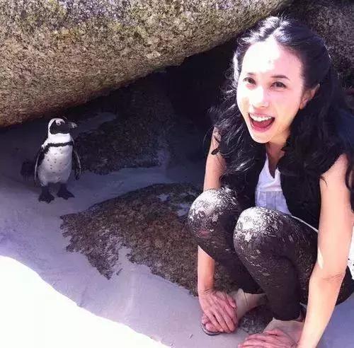 41歲嫁給17歲那年初戀！她甘心給三個孩子當後媽，今49歲被獨寵：真正對的人，晚點到剛剛好。