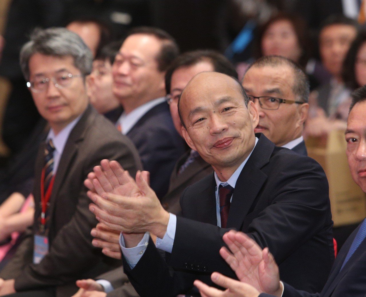 港澳賣東西2天！韓國瑜簽27份合約「大賺34億元訂單」　蔡英文一看「出面放話質疑」市長回應了　