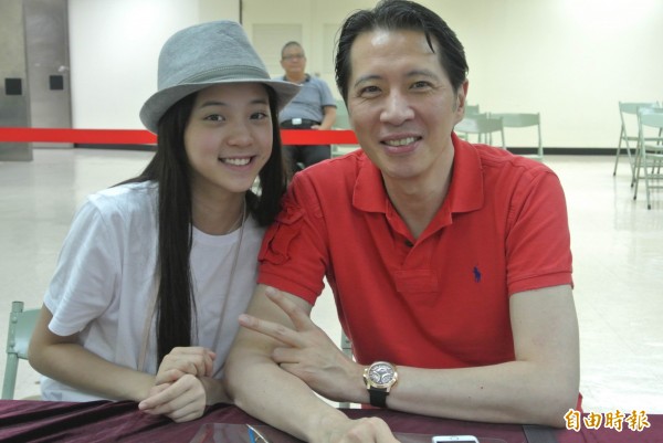 妹妹也有事？歐陽娜娜喊話「我以中國人為榮」　歐陽娣娣「IG發文」網友全傻眼了