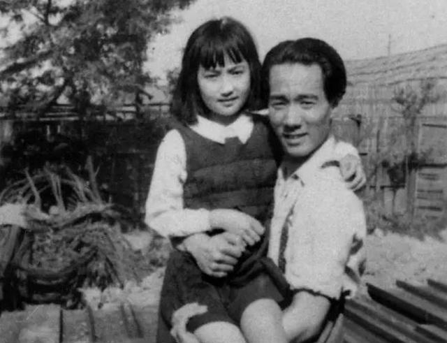 戲中「父子」多年後卻成夫妻！相差12歲恩愛40餘年  「臨走前一句話」逼哭眾人：愛得真摯